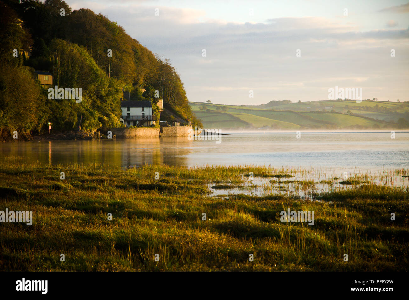 Un inizio di mattina vista di Dylan Thomas' Boathouse a Laugharne West Wales. Foto Stock