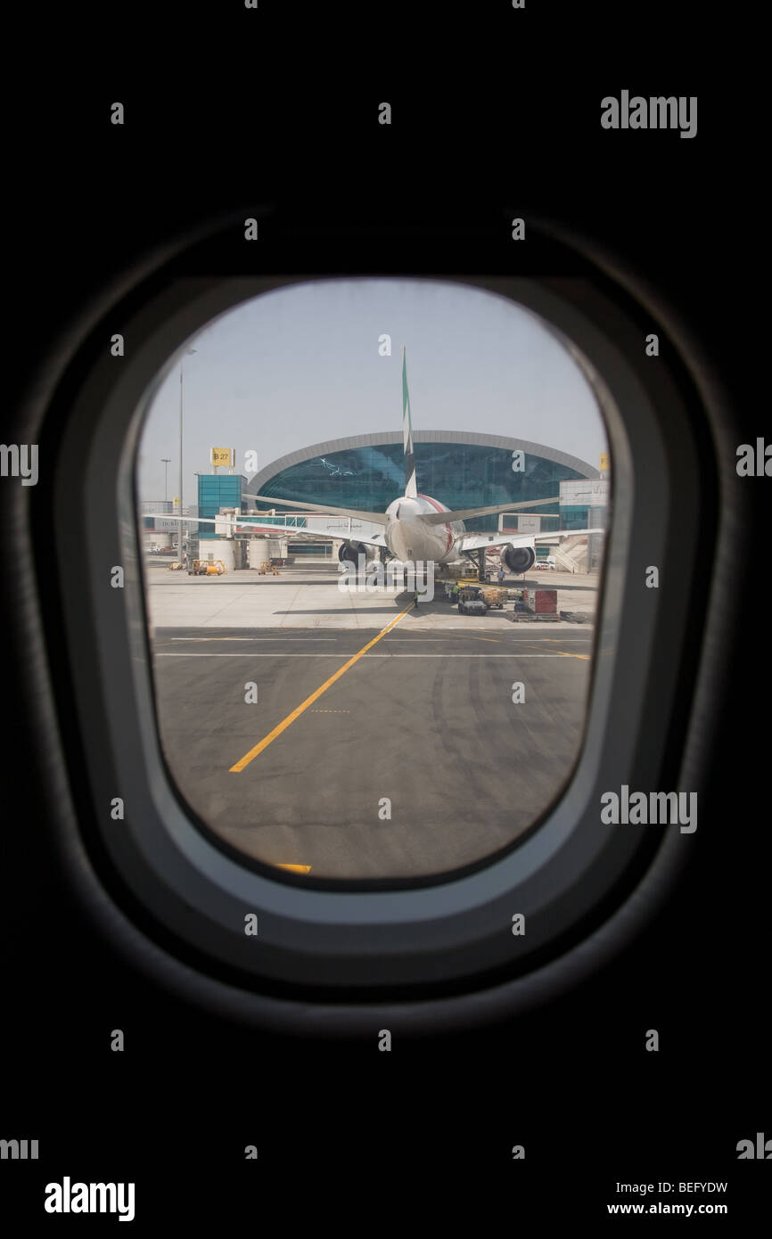 Emirates Airline aereo all'Aeroporto di Dubai Emirati Arabi Uniti Foto Stock