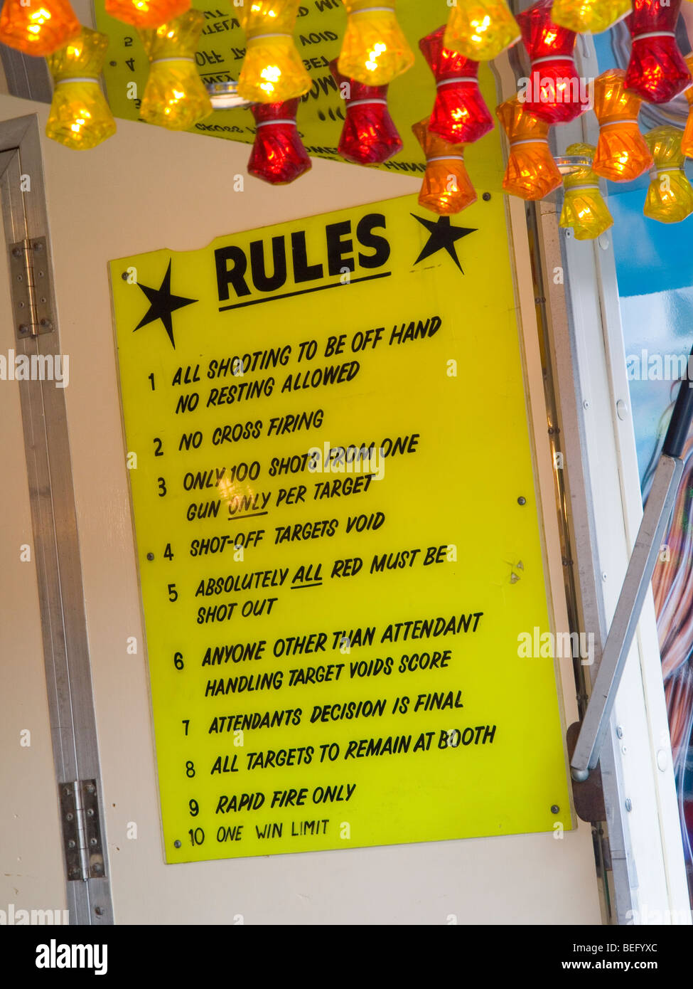 Un elenco delle regole di una corsa alla fiera d'oca in NOTTINGHAM, NOTTINGHAMSHIRE REGNO UNITO Inghilterra Foto Stock