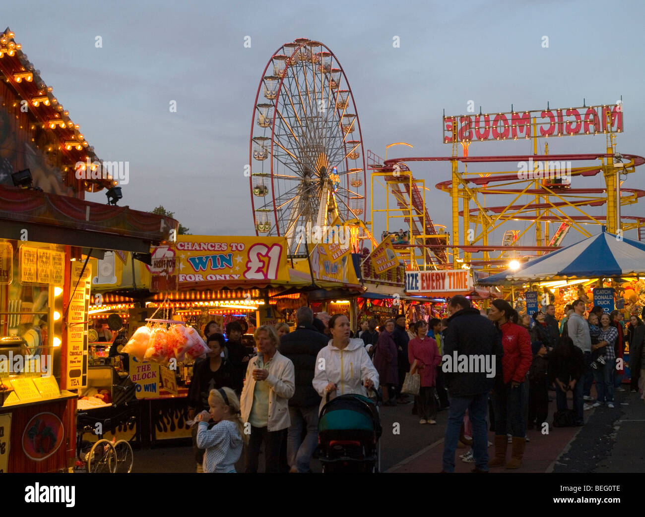 Crepuscolo presso la fiera d'oca in NOTTINGHAM, NOTTINGHAMSHIRE REGNO UNITO Inghilterra Foto Stock