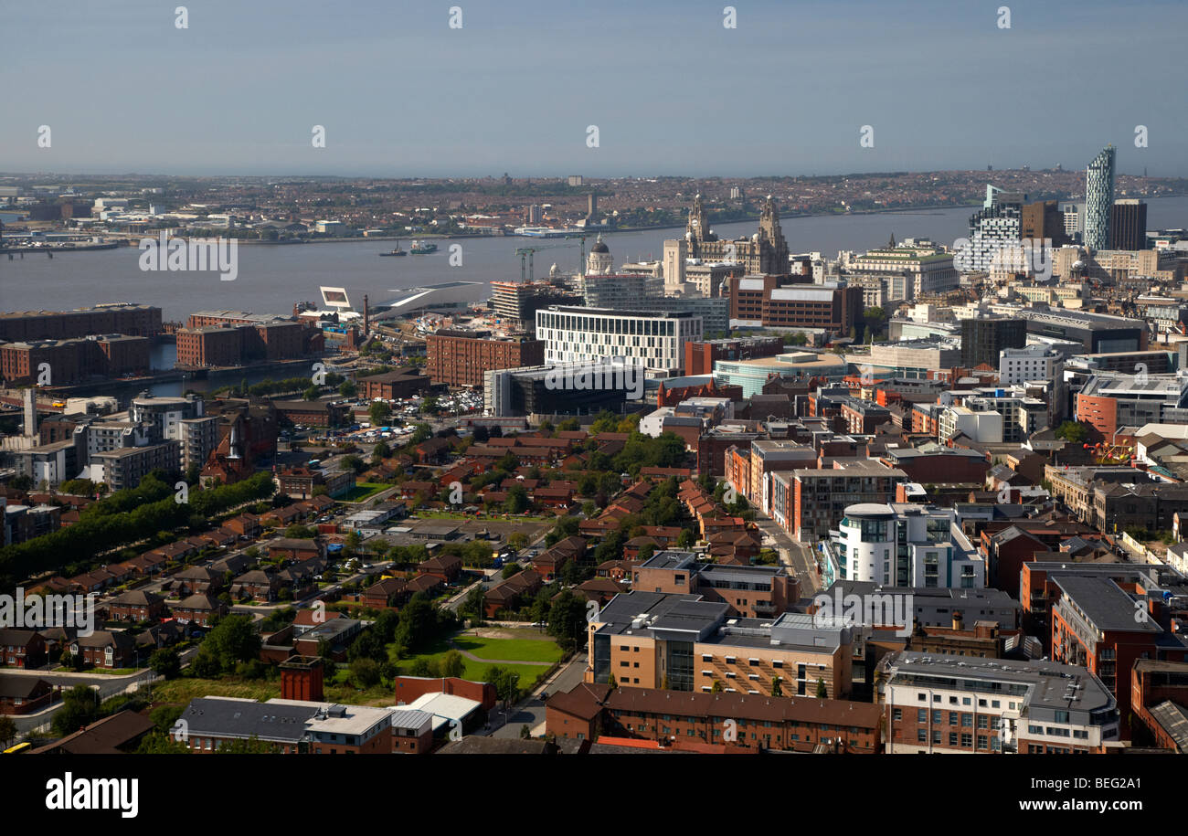 Veduta aerea della città di Liverpool docks Liverpool One e il fiume Mersey Merseyside England Regno Unito Foto Stock