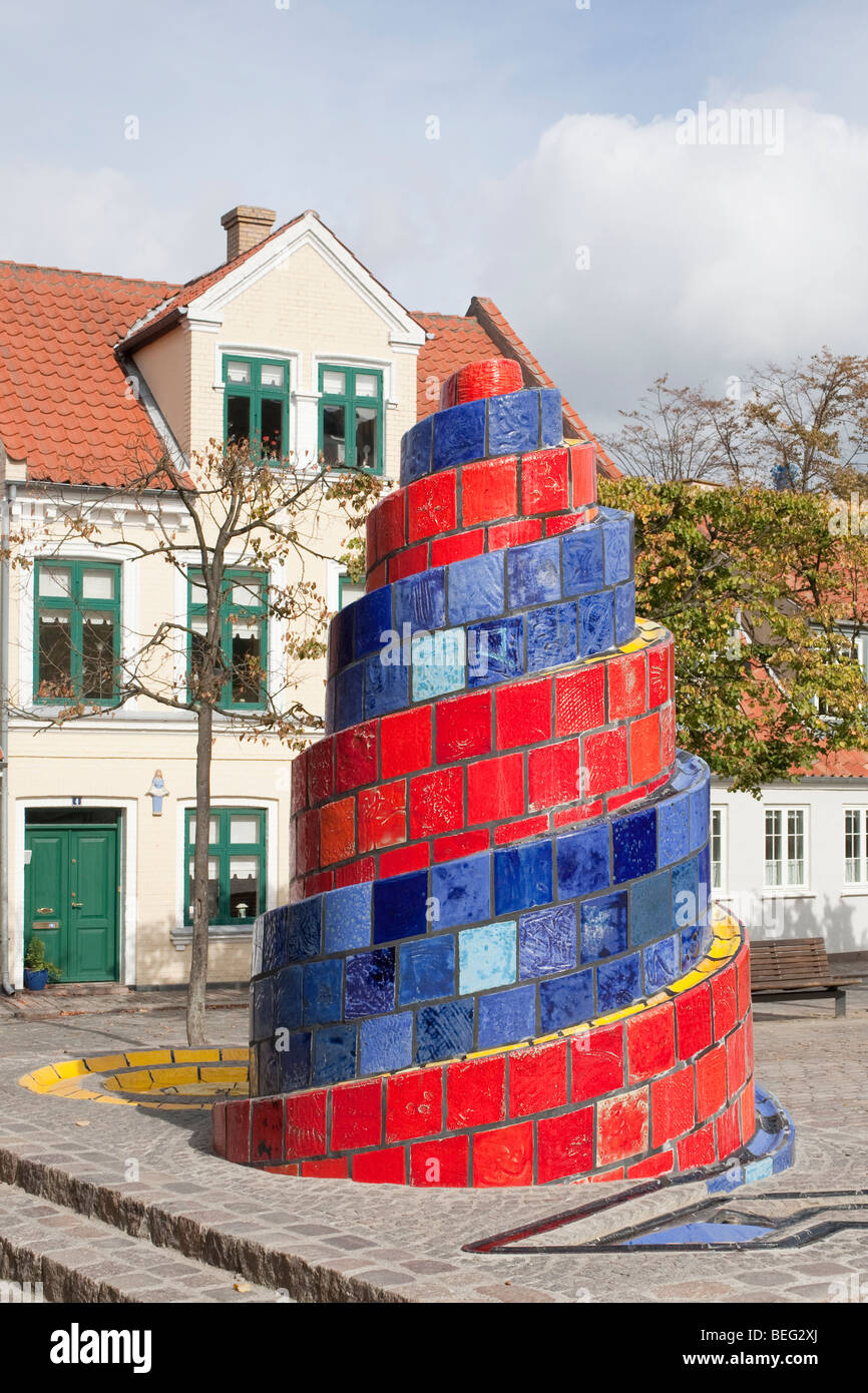 Il rosso e il blu fontana. Odense, Funen, Danimarca e Scandinavia Foto Stock