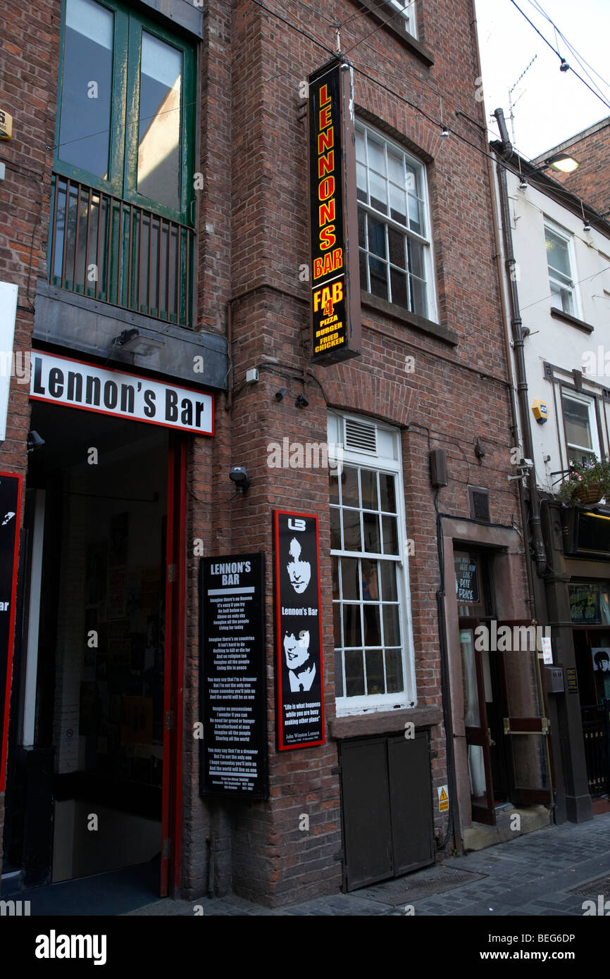 Lennons bar in mathew street nel centro di Liverpool casa natale dei Beatles Merseyside England Regno Unito Foto Stock