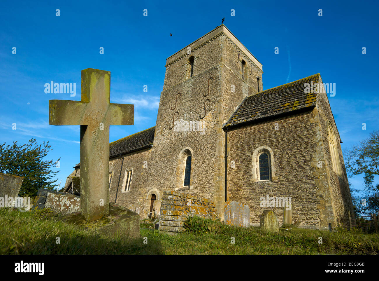 Santa Maria Vergine Chiesa a Shipley West Sussex costruita dai Templari una delle più antiche chiese normanne nel Sussex Regno Unito Foto Stock