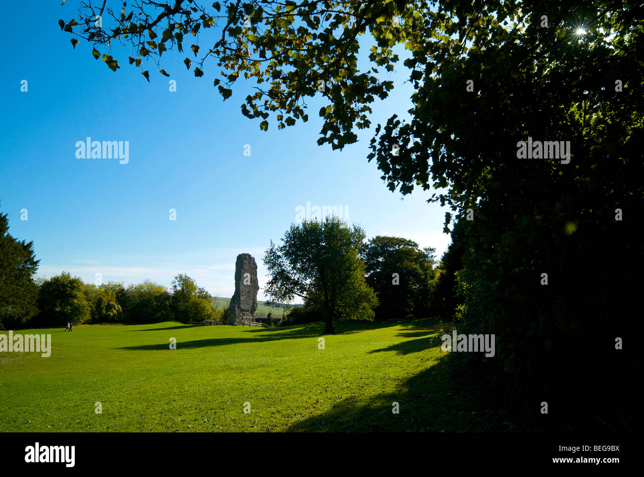 Le rovine del rivellino del Castello di Bramber nel West Sussex Regno Unito Foto Stock