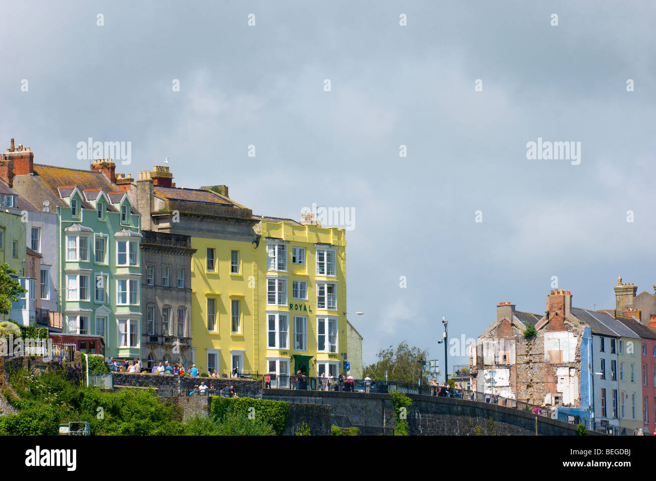 Edifici demoliti, Tenby, Pembrokeshire, Wales, Regno Unito. Foto Stock