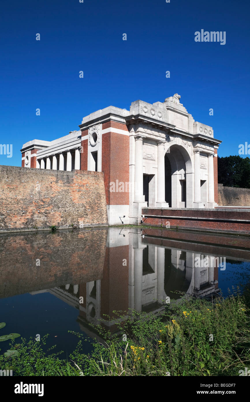 Menin Gate Memorial, contenente nomi di 54,896 britannici che sono morti nella guerra mondiale 1 battaglie e con nessuna tomba conosciuta. Foto Stock