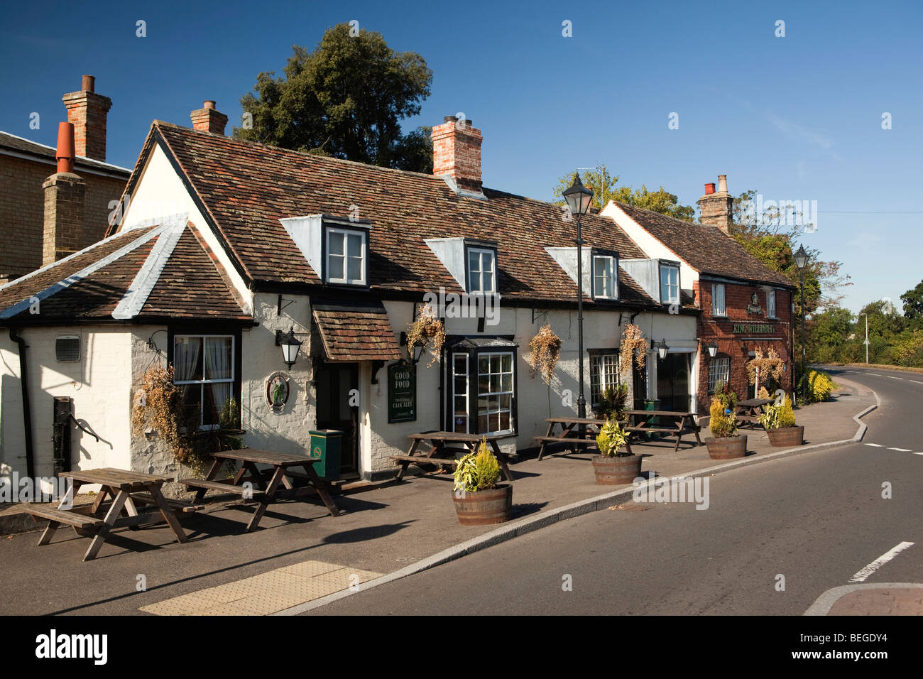 Inghilterra, Cambridgeshire, Fenstanton village green, King William IV public house Foto Stock