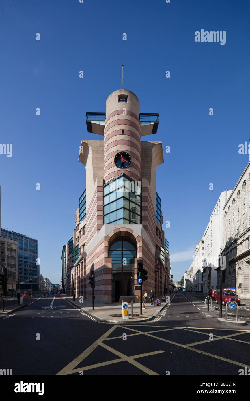 Stile postmoderno edificio per uffici di James Stirling, 1 Pollame , London, England, Regno Unito Foto Stock