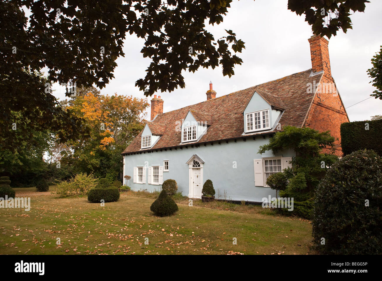 Inghilterra, Cambridgeshire, Huntingdon, Brampton villaggio verde, cottage con finestre dormer nel tetto Foto Stock