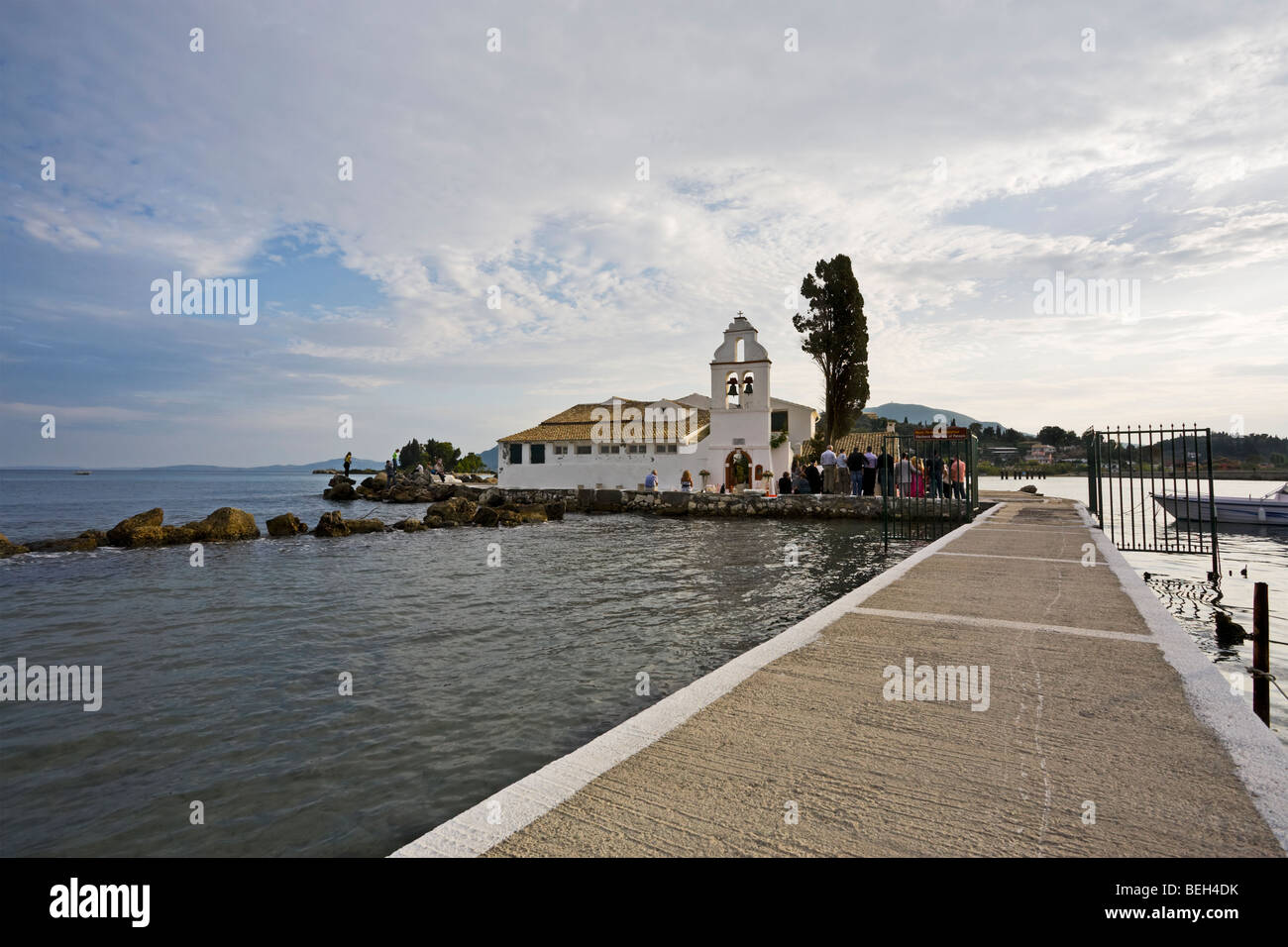 Cerimonia di matrimonio a Vlacherna Monastery, Corfù Foto Stock