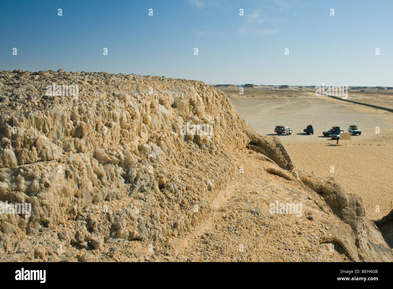 Tour in Jeep al cristallo di montagna, Deserto Libico, Egitto Foto Stock