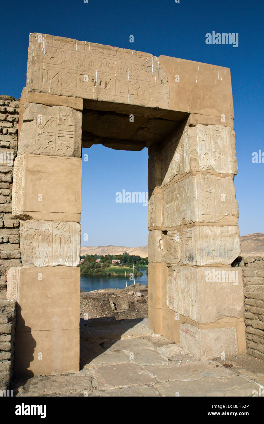 Tempio sull isola Elefantina, Aswan, Egitto Foto Stock