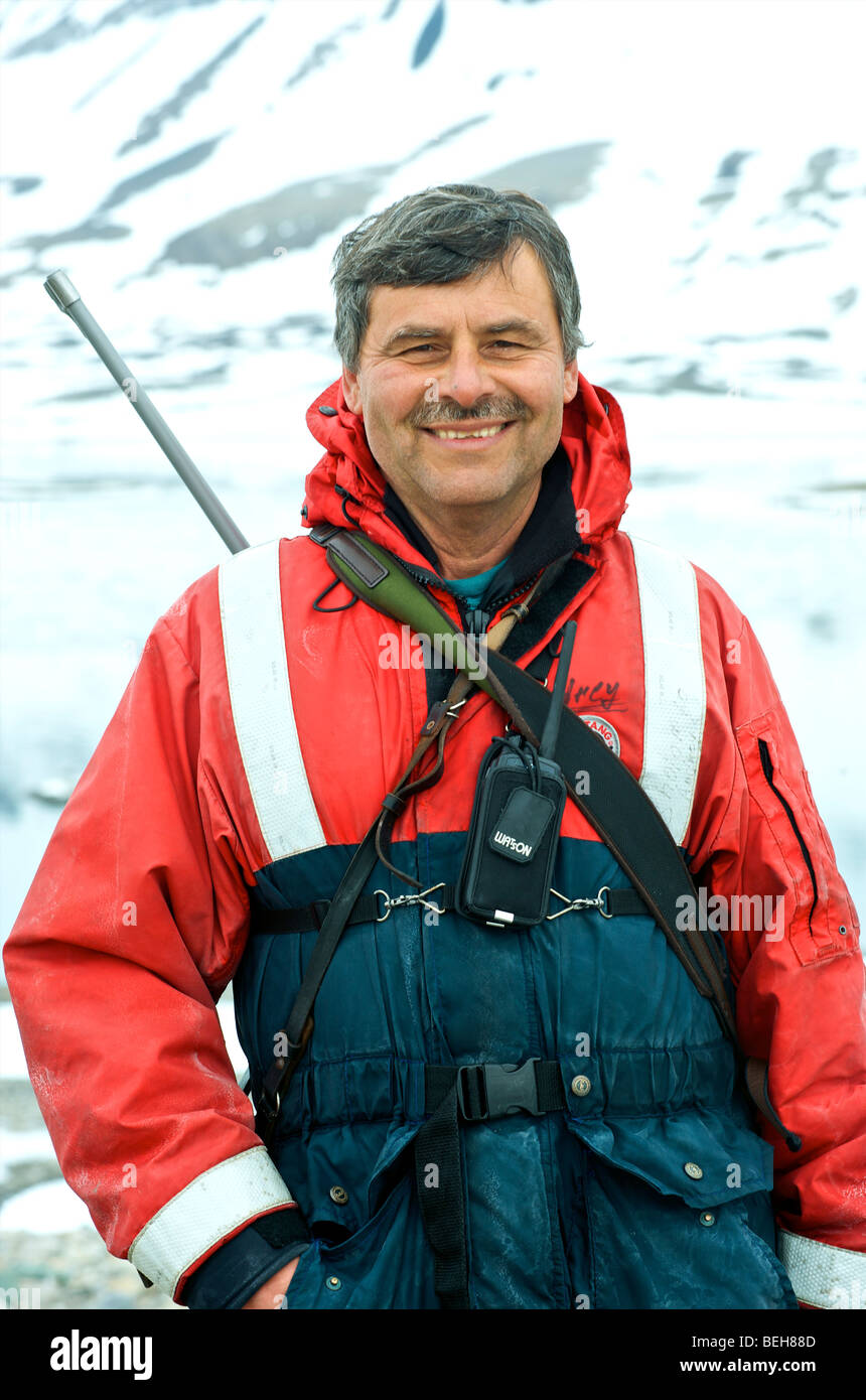 Spitsbergen, Svalbard, Dimitri, guida russa sul Akademik Shokalskiy Foto Stock