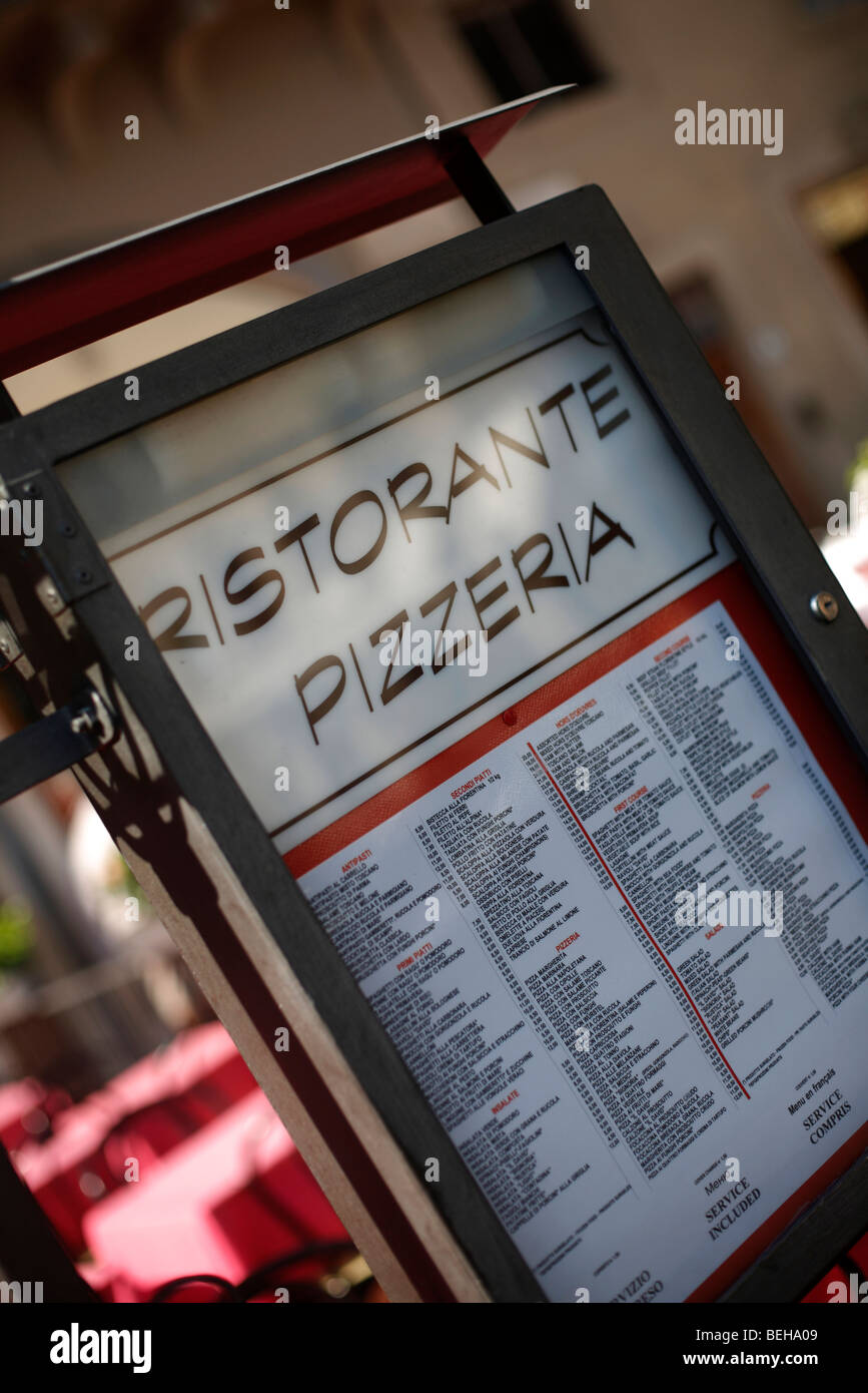 Un segno per una pizzeria o pizza ristorante a Firenze in Italia Foto Stock