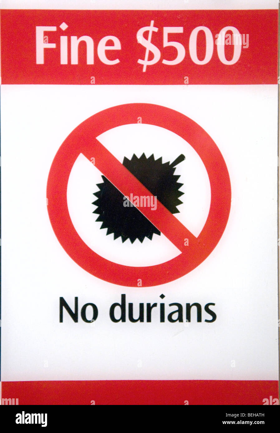 Un segnale che vieta un frutto Durian in Singapore. Foto Stock