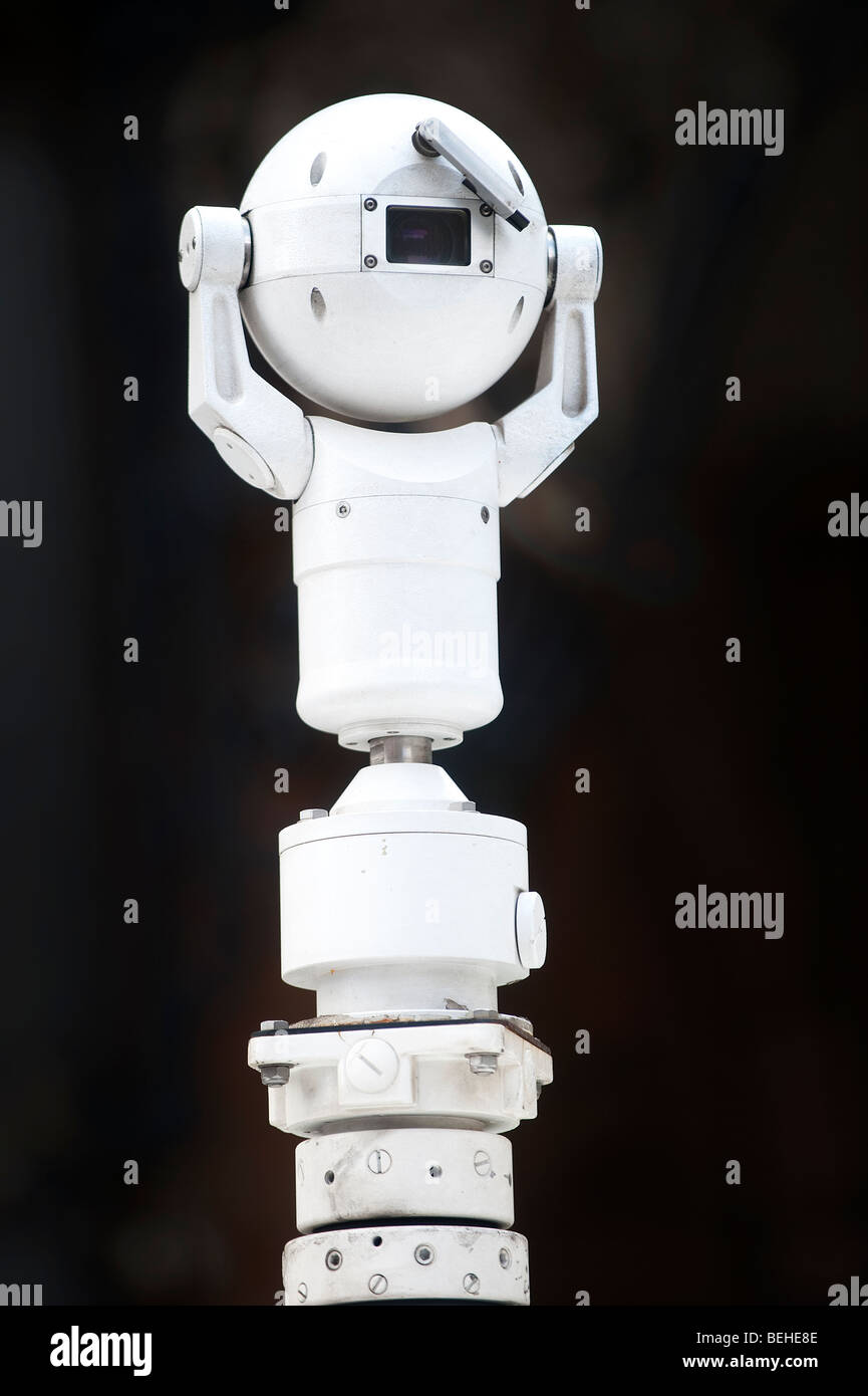 Un mobile telecamera TVCC sistema fuori la stazione centrale di Glasgow, Glasgow, Scozia. Foto Stock