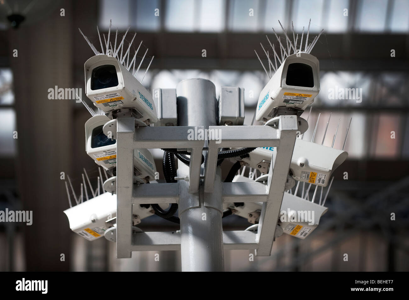 Una telecamera TVCC sistema nella stazione centrale di Glasgow, Glasgow, Scozia. Foto Stock