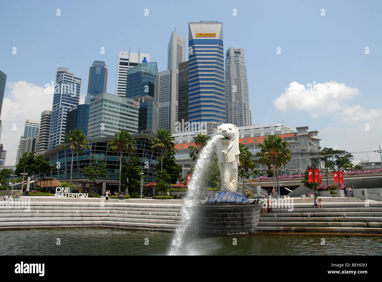 Merlion e dello skyline della città, Singapore Waterfront Foto Stock