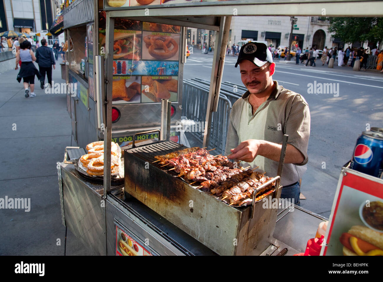 Cucina di strada venditore in Manhattan a New York City Foto Stock