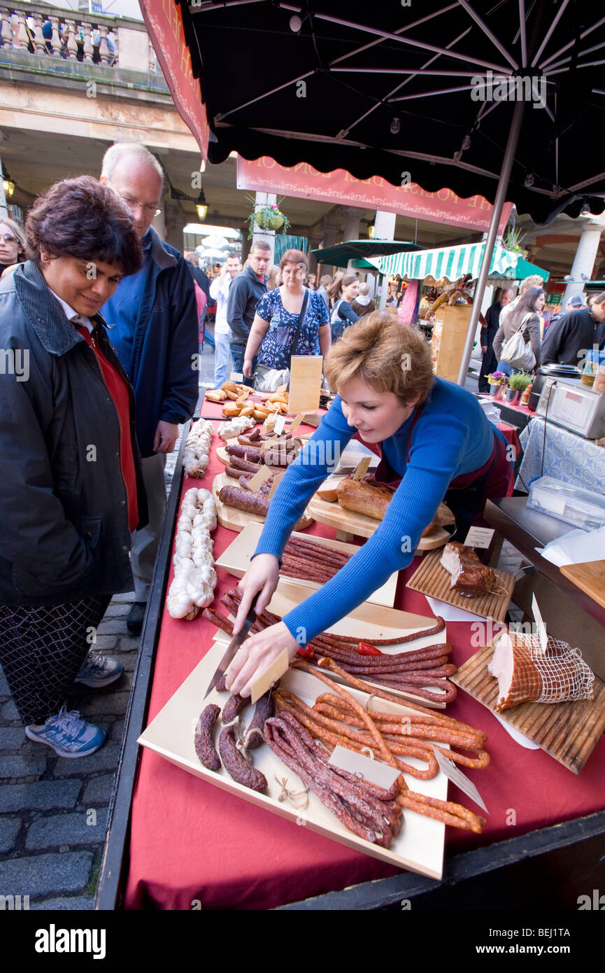 Pressione di stallo di vendita specialità polacche, Covent Garden, Londra, Regno Unito Foto Stock