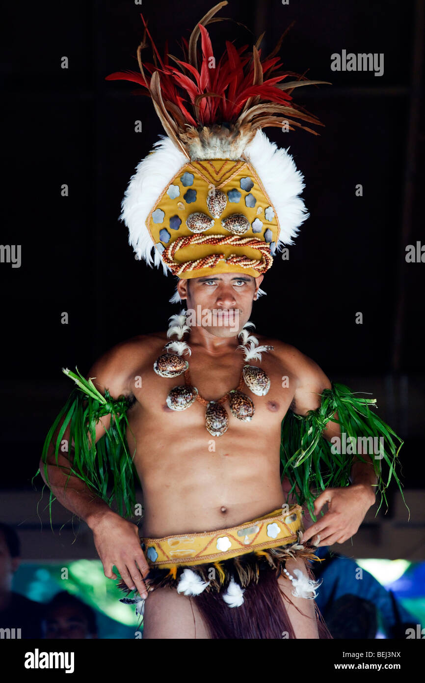 Tradizionale ballerino di danza polinesiana Rarotonga nelle Isole Cook nel Pacifico del Sud Foto Stock