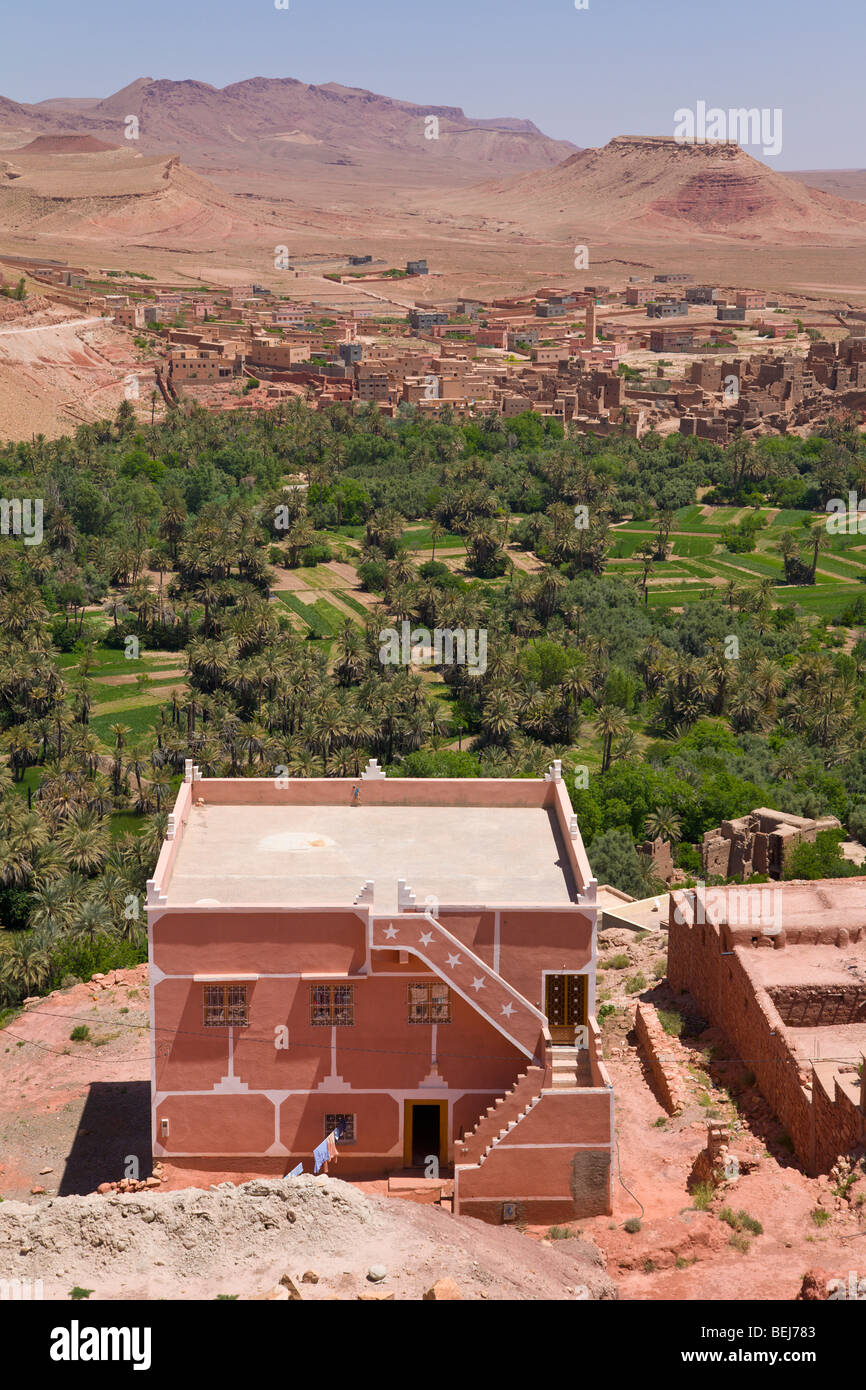 Grande casa di villaggio di Tinerhir Dades Valle Alto Atlante Marocco Foto Stock