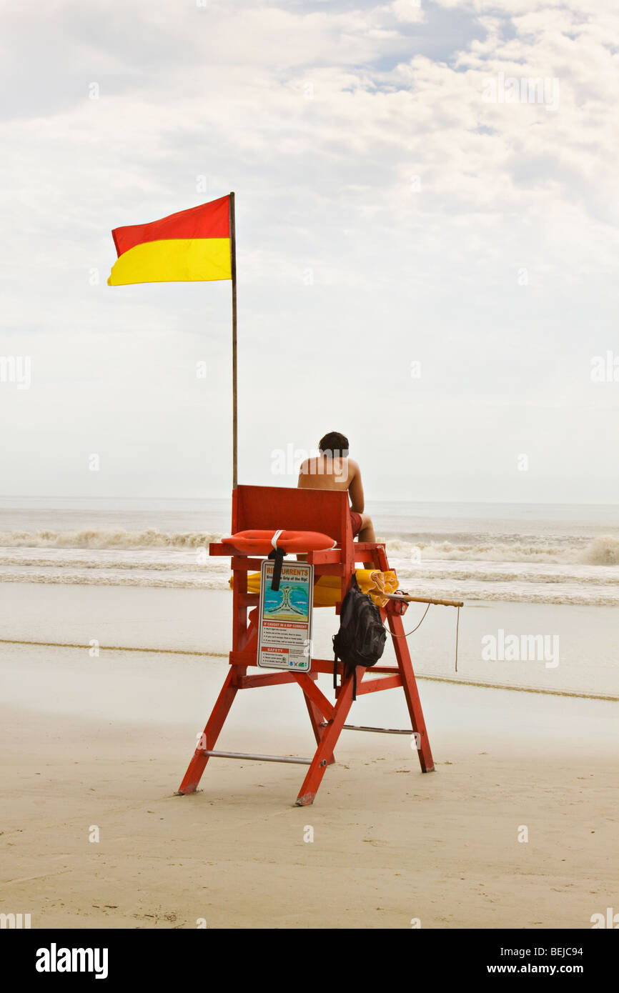 Bagnino di turno in spiaggia Foto Stock