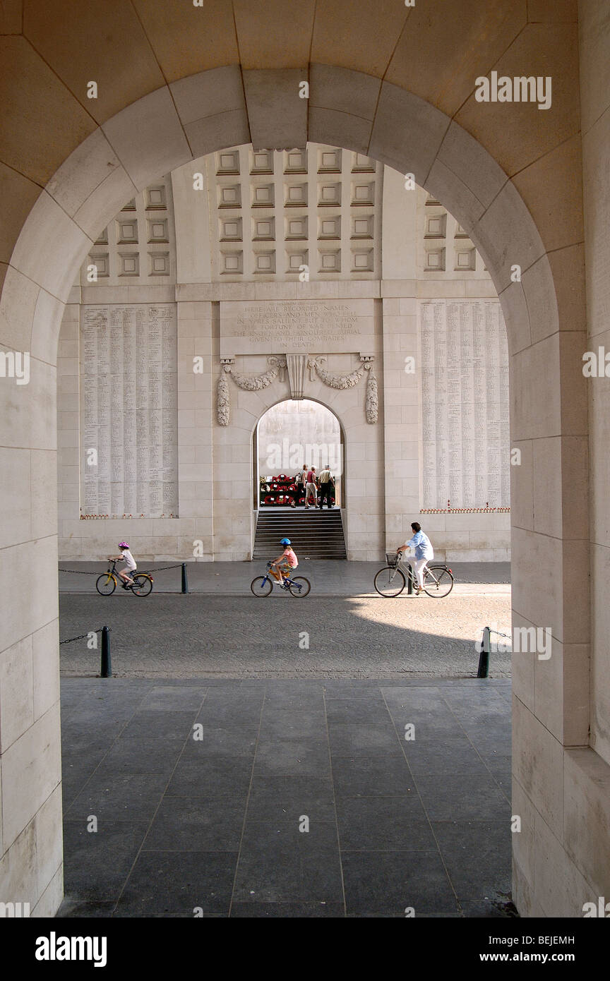 WW1 Menin Gate Memorial al mancante in commemorazione del British Commonwealth e soldati della Prima Guerra Mondiale, Ypres, Belgio Foto Stock