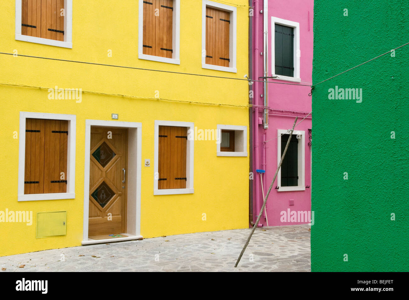 Burano Venezia Italia. Case colorate sull'isola di Burano. 2009 2000 HOMER SYKES Foto Stock