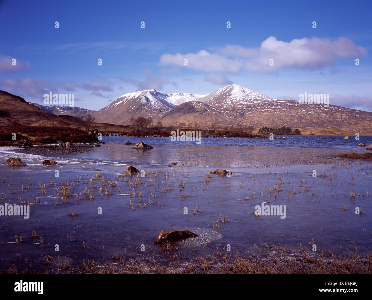 Lochan Na H'Achlaise, Monte Nero, Rannoch Moor, Glen Coe, Lochaber, Scozia Foto Stock