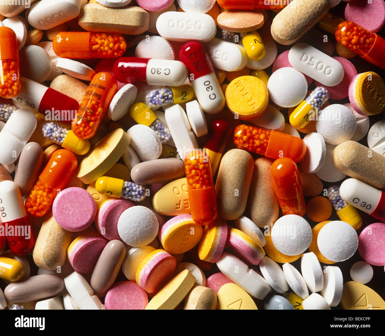 Chiudere shot di diverse pillole e capsule Foto Stock