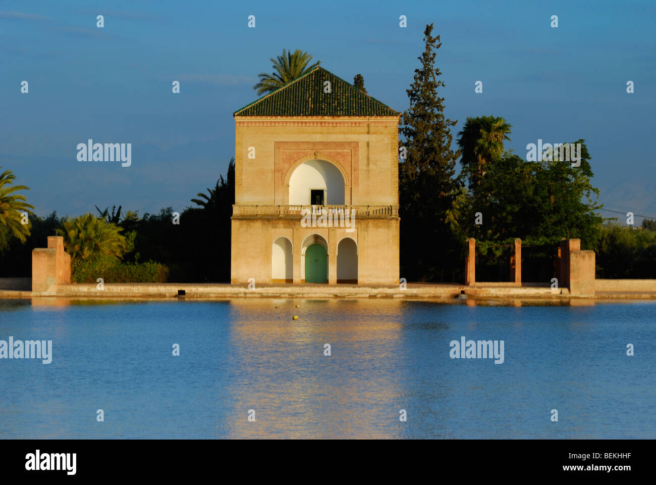 Idi padiglione del giardino, giardino Menara, Marrakech, Marocco Foto Stock