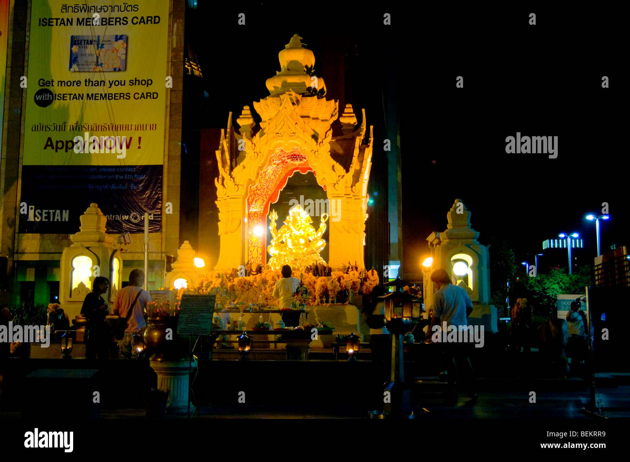 Ganesha Santuario At Centralworld shopping mall, Bangkok, Thailandia Foto Stock Ganesha Santuario At Centralworld shopping mall, Bangkok, Thailandia Foto Stock