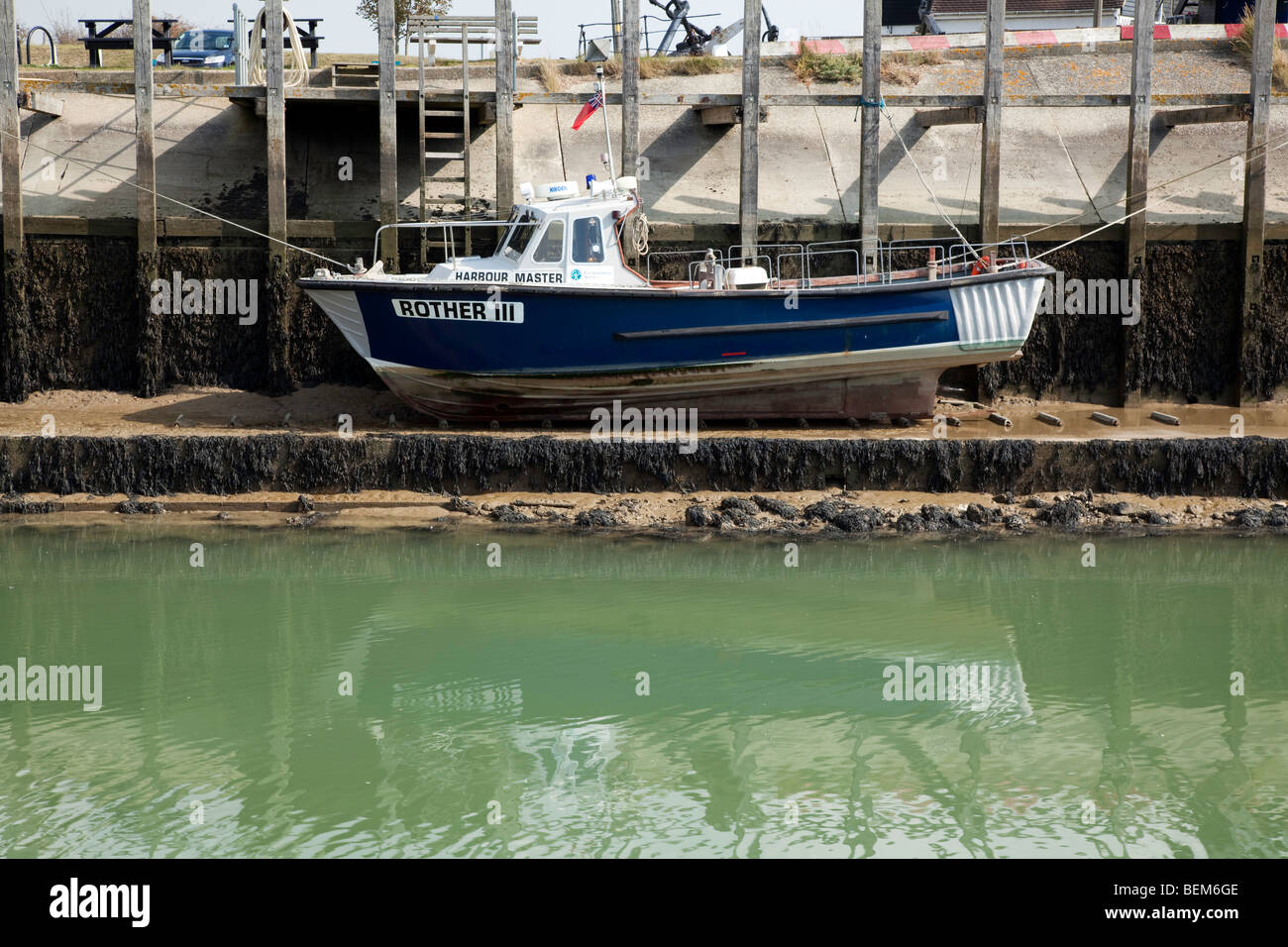 Harbour masters barca alto e asciutto Foto Stock