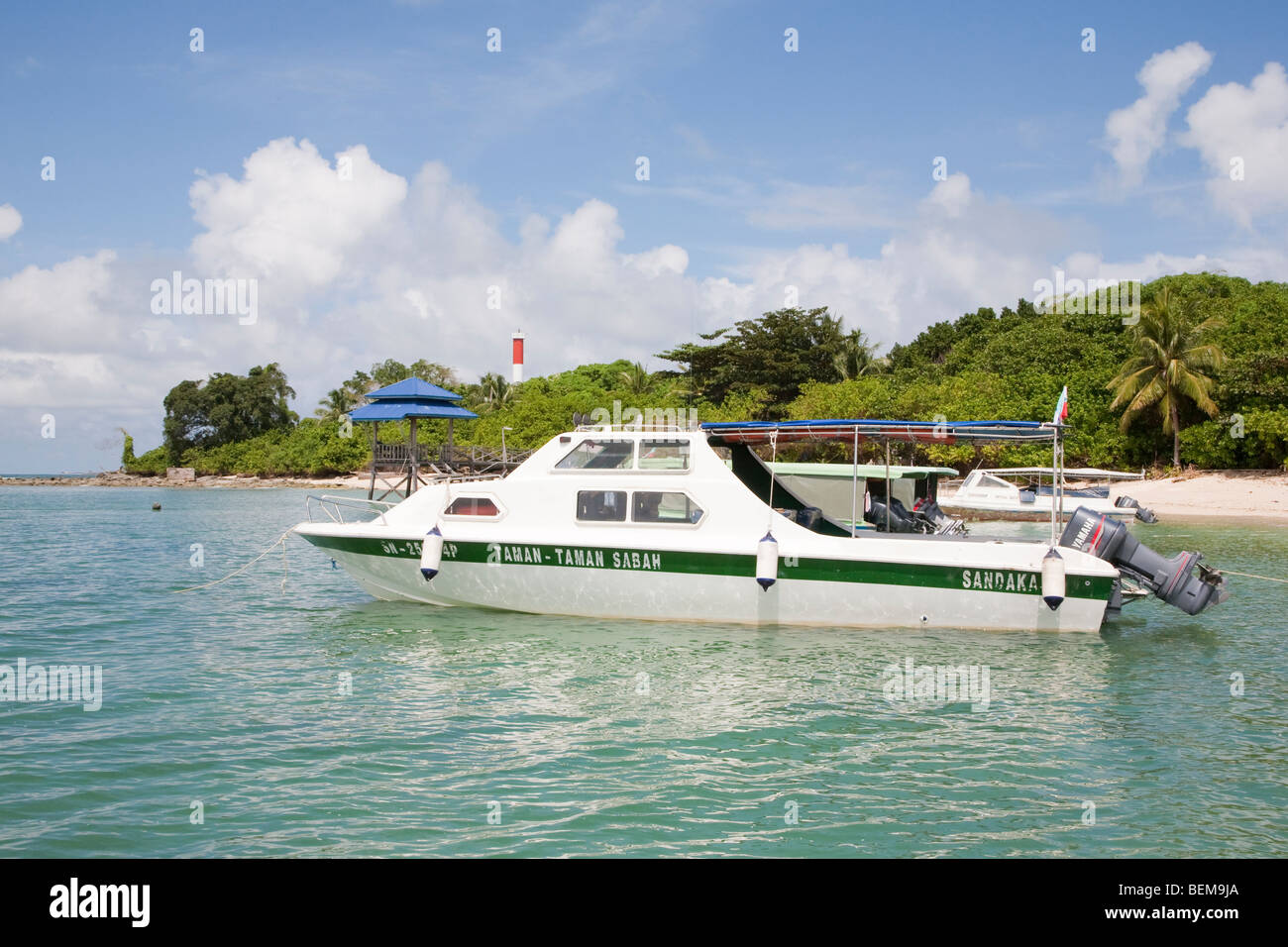 Tour in barca ormeggiata al Turtle Islands National Park (Taman Negara Pulau Penyuh). Foto Stock