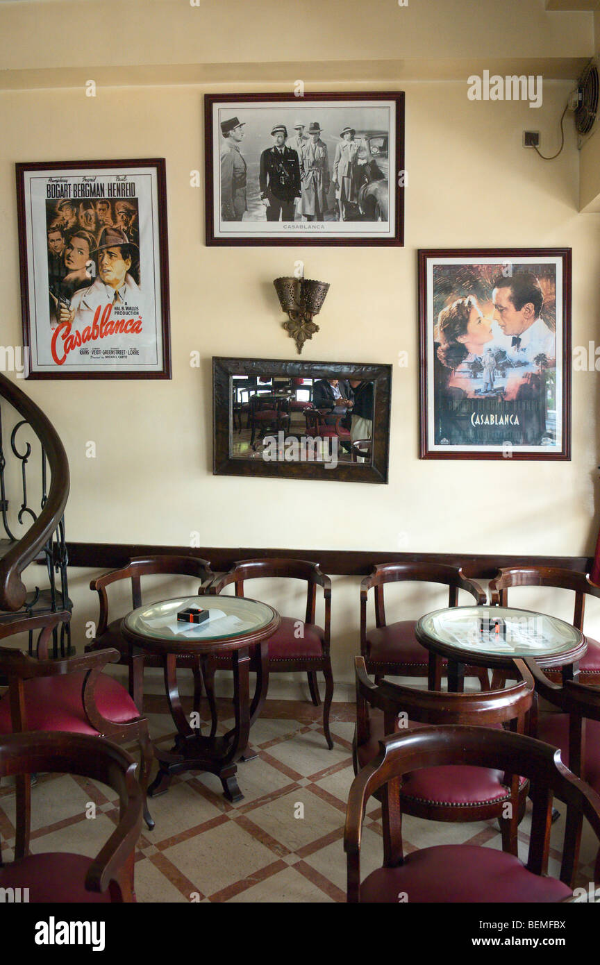 Una caffetteria con immagini dal film, Casablanca, Marocco, Africa Foto Stock