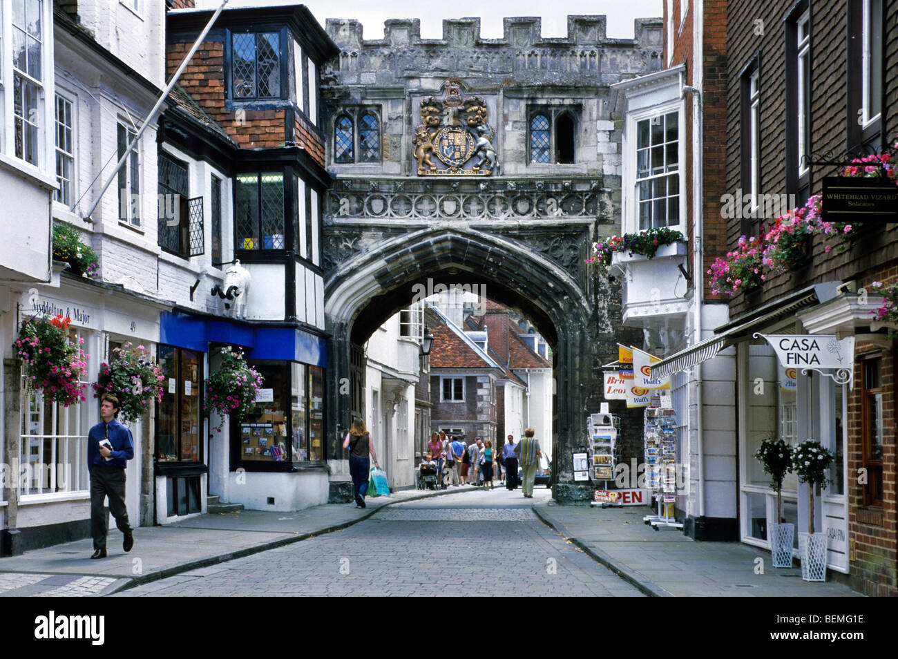 Porta della città nella città di Salisbury, Wiltshire, Regno Unito Foto Stock