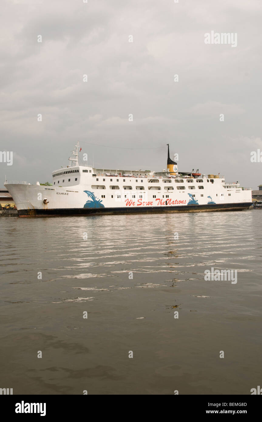 Traghetto indonesiano Kirana II a Kumai, Kalimantan, Indonesia Foto Stock