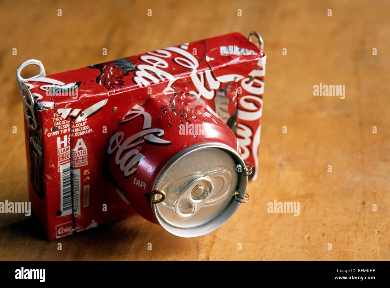 Lattine di riciclaggio coca cola immagini e fotografie stock ad alta  risoluzione - Alamy