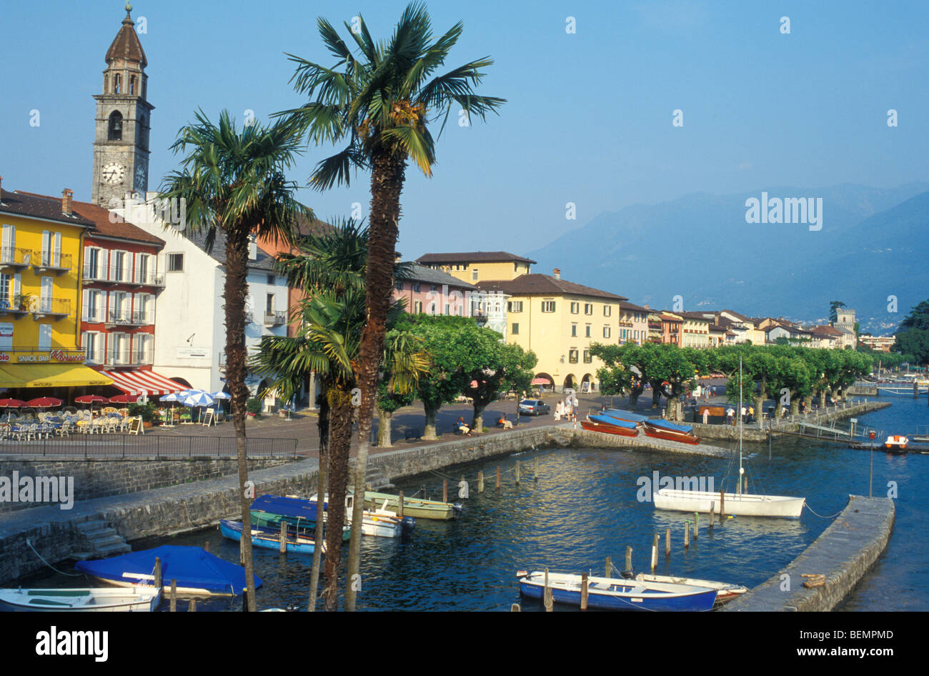 Paesaggio urbano di Ascona sul Lago maggiore, Ticino, Svizzera Foto Stock