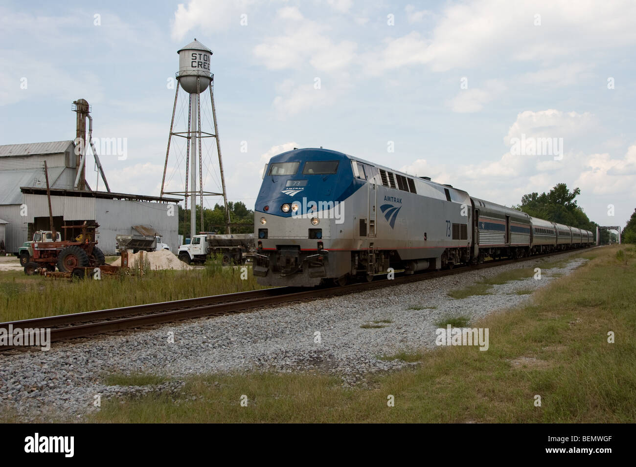 Treno Amtrak 89,Palmetto,con motore 73,a Stony Creek,Va. Foto Stock