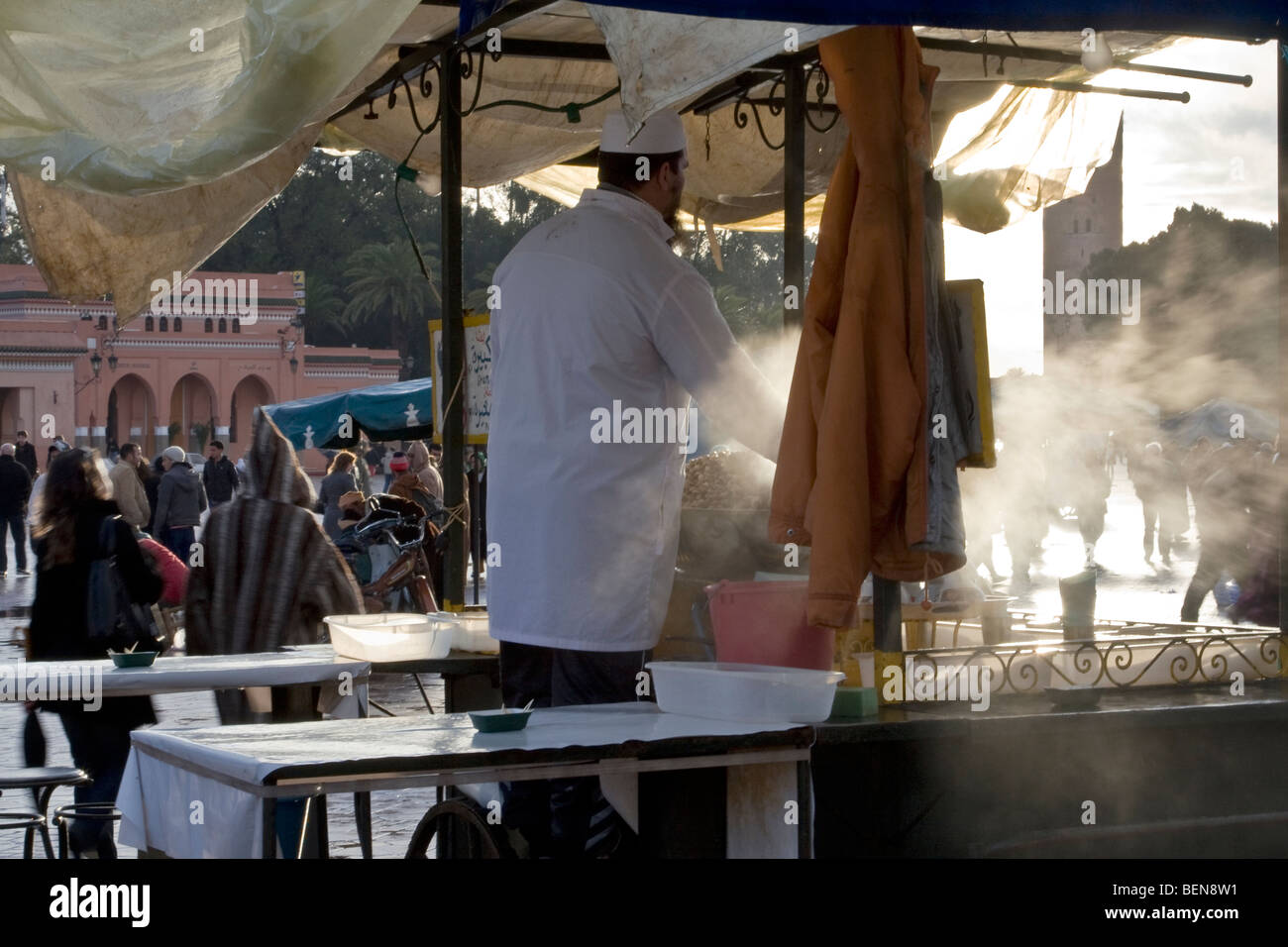 Pressione di stallo di cibo in piazza Jemaa el Fna. Marrakech, Foto Stock