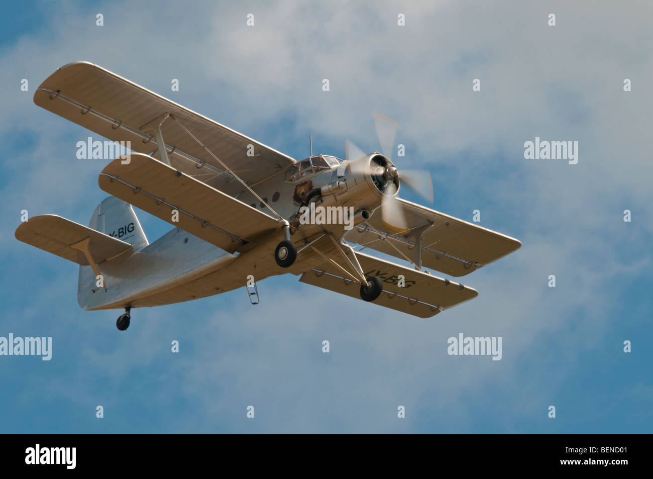 Antonov An-2, il segnale di chiamata LY-BIG, durante flypast a RAF Waddington 2009. Foto Stock