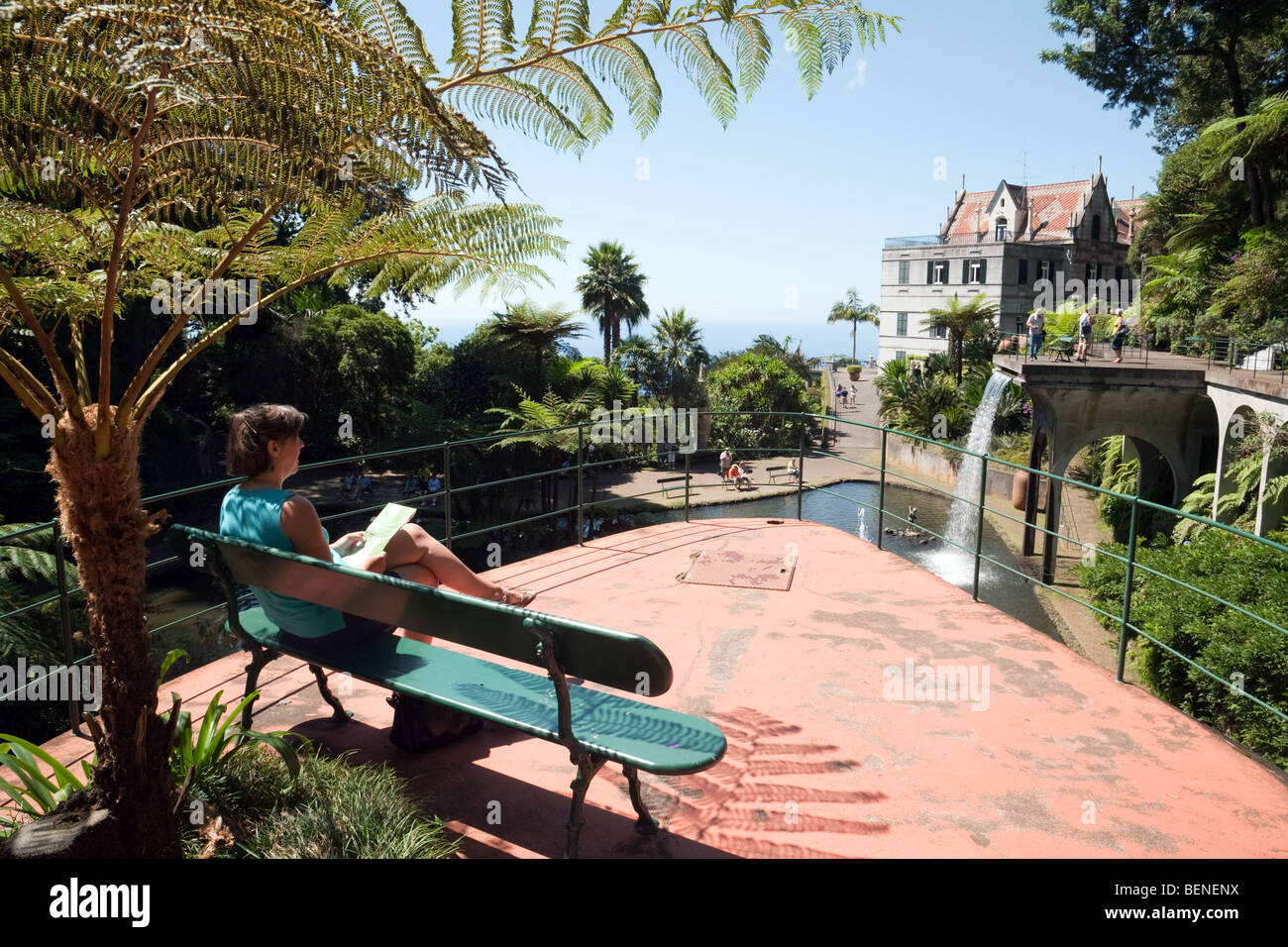 Viste del Monte Palace Gardens, Monte, Funchal, Madeira Foto Stock