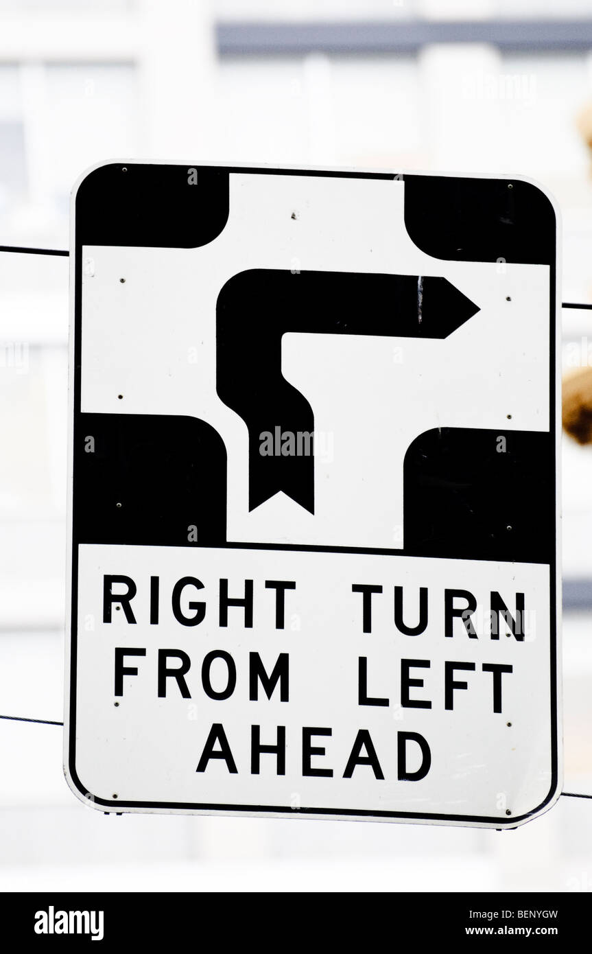 Ruotare il gancio (girate a destra dalla corsia di sinistra) segno. Foto Stock