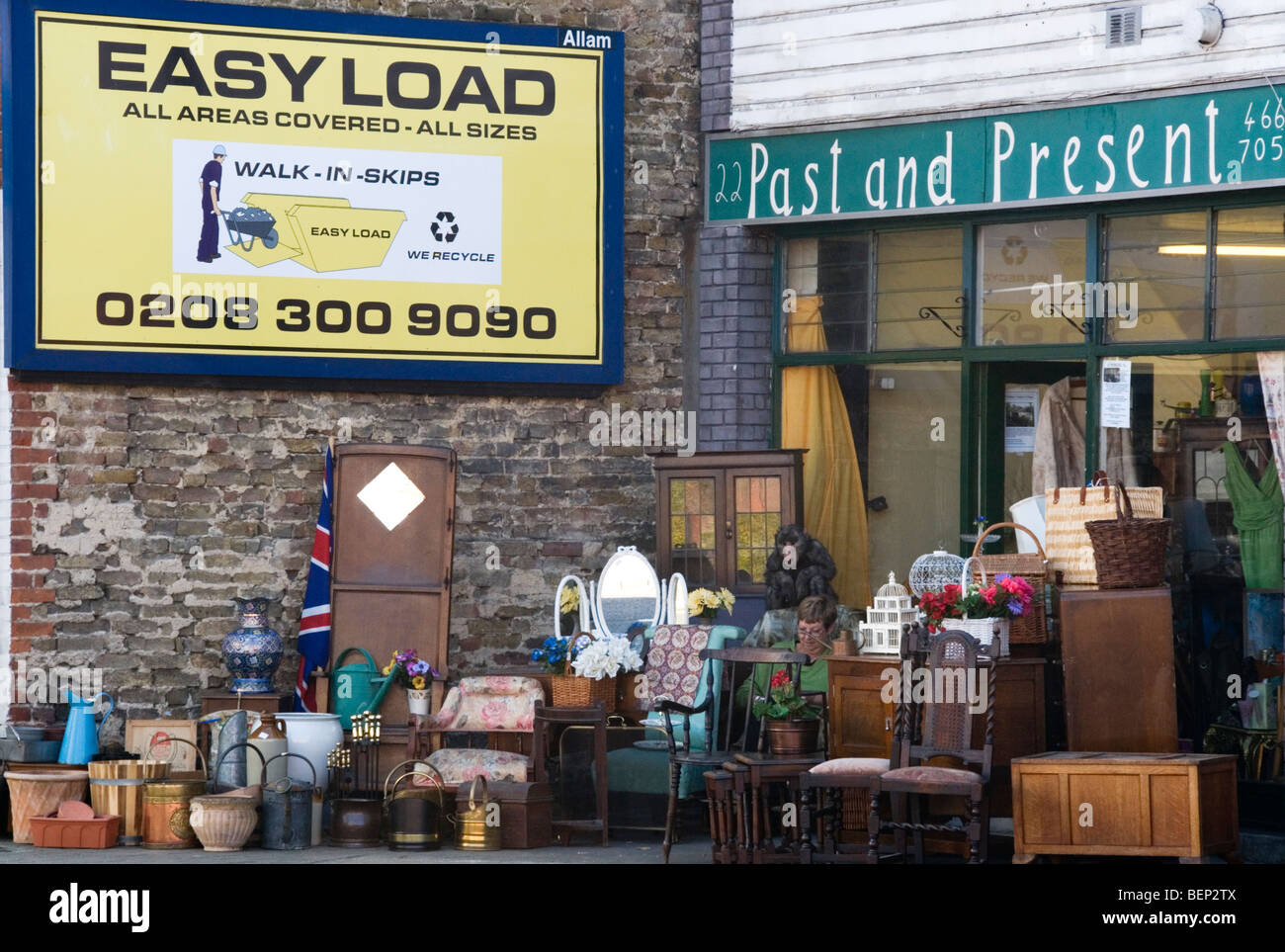 Una seconda mano shop nel sud di Londra Foto Stock