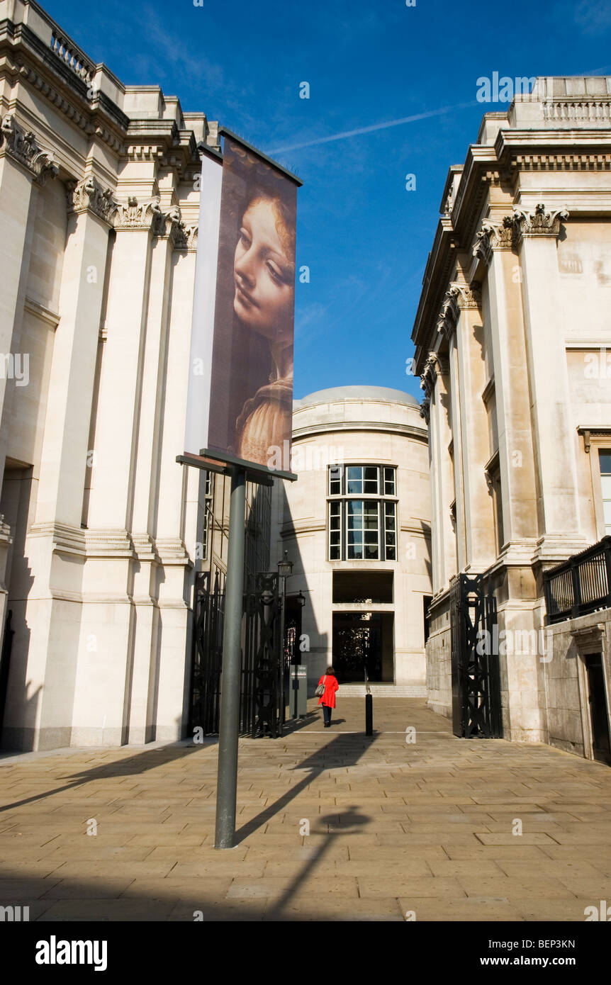 La Sainsbury wing della National Gallery a Trafalgar Square a Londra, in Inghilterra, Regno Unito Foto Stock