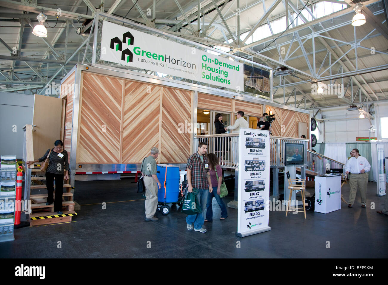 Verde orizzonte la fabbricazione di green building portatile, on-demand di alloggiamento di emergenza sul display all'esposizione. Stati Uniti Foto Stock