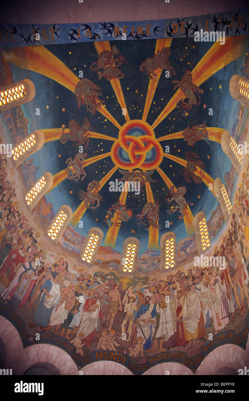 Egitto Chiesa di Maria Regina del mondo, porta detto. Condiviso da copti ortodossi, riti orientali cattolici e protestanti per mass. Foto Stock